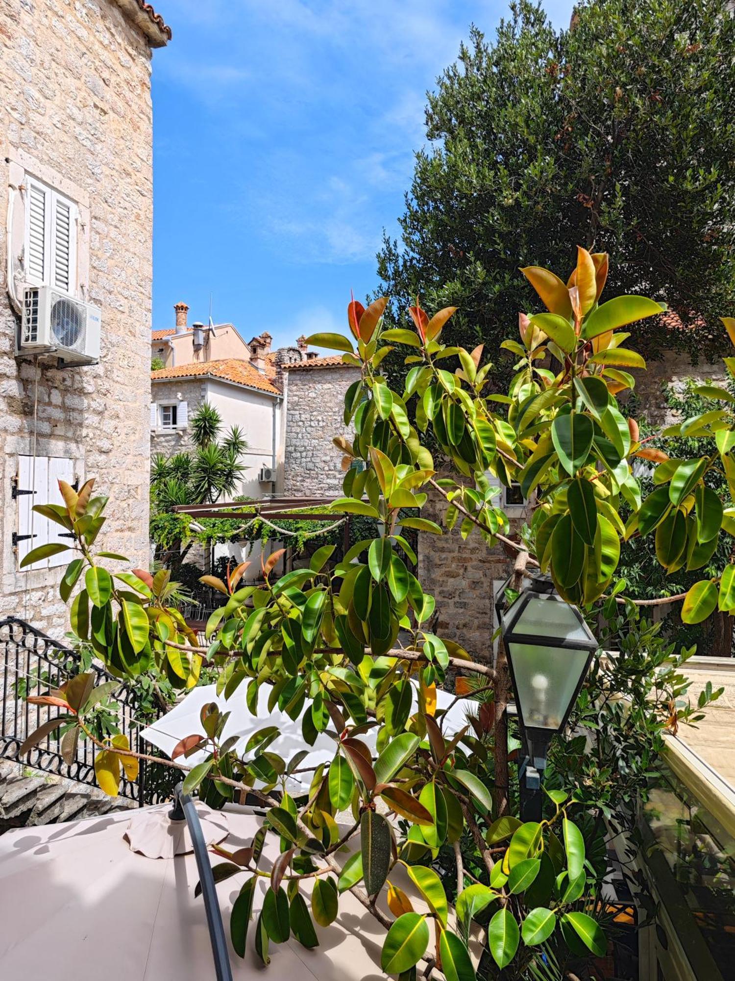 Beatrix Suites Budva Buitenkant foto